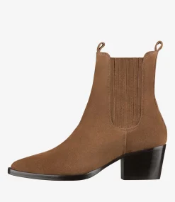 Debbie Santiago boots