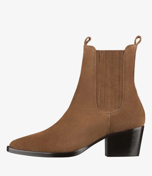 Debbie Santiago boots