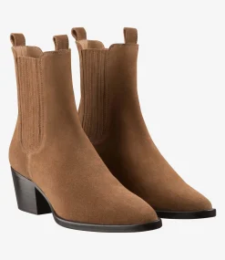 Debbie Santiago boots