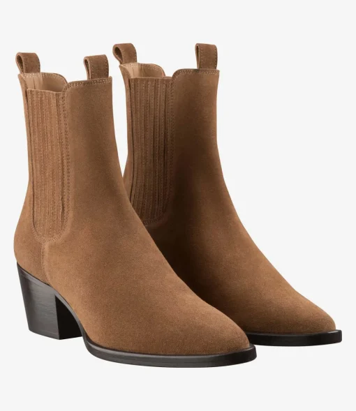 Debbie Santiago boots