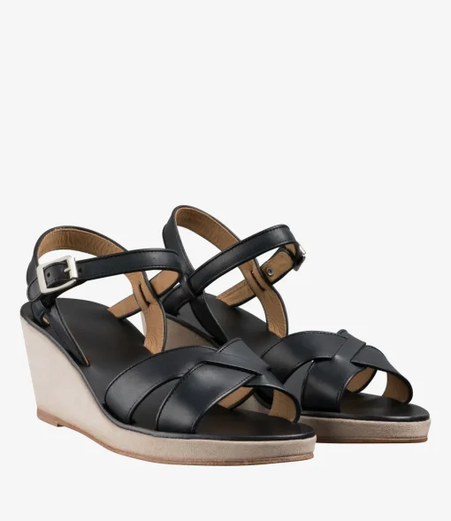 Judith sandals