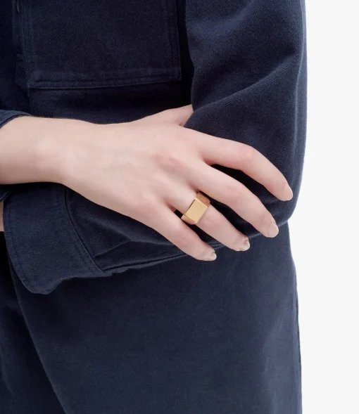 Minimal signet ring