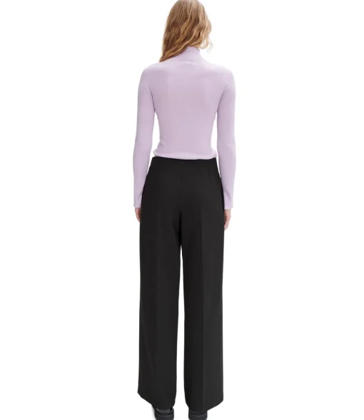 Nicole jumper