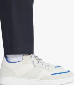 Plain sneakers