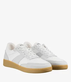 Plain sneakers