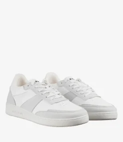 Plain sneakers