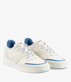 Plain sneakers