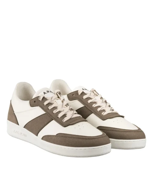 Plain trainers